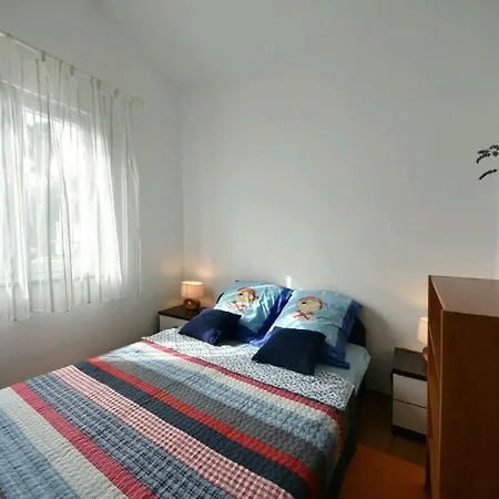 Zora Apartmán