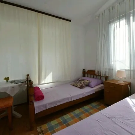 Zora Apartment